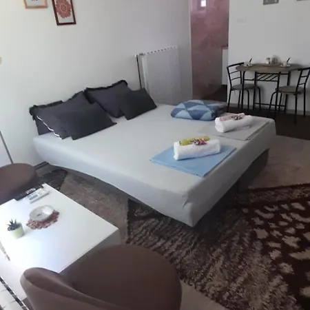 Irma شقة توزلا